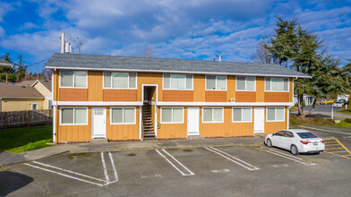 Townview West Apartments in Oak Harbor, WA - Building Photo - Building Photo