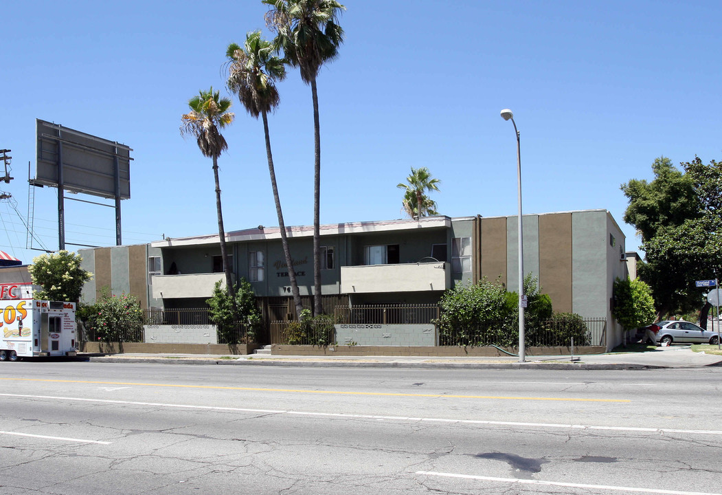 Vineland Terrace Apartments in Sun Valley, CA - Building Photo