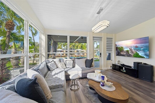 1935 Keystone Blvd in North Miami, FL - Building Photo - Building Photo