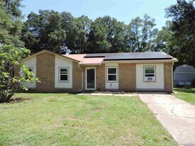 4200 W Avenida De Golf in Pace, FL - Building Photo