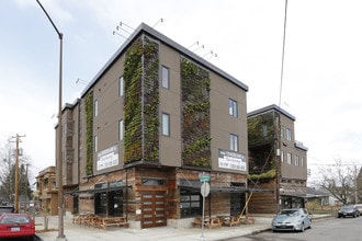 Woodlawn Apartments in Portland, OR - Foto de edificio - Building Photo