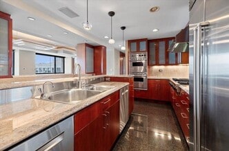 200 Old Palisade Rd in Fort Lee, NJ - Building Photo - Building Photo