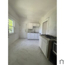 915 Nesslewood Ave in Toledo, OH - Building Photo - Building Photo