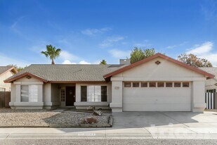 8621 W Willow Ave in Peoria, AZ - Building Photo