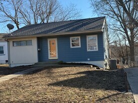 1419 W College Ter in Independence, MO - Building Photo