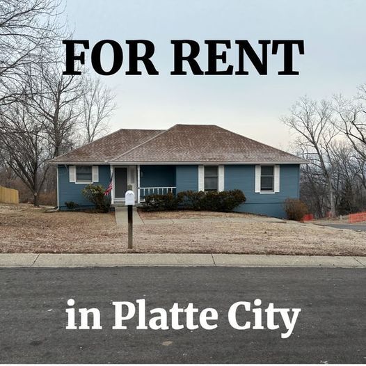 4 Atchison Ct in Platte City, MO - Building Photo