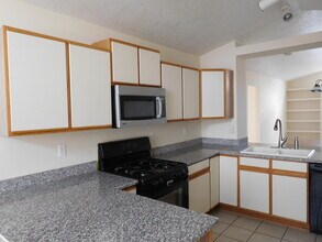 7401 Branco Dr NE in Rio Rancho, NM - Building Photo - Building Photo