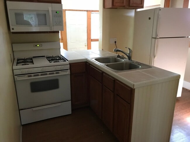 930 Hudson Ave in Iowa City, IA - Building Photo - Building Photo