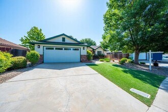 836 Casals Dr in Paso Robles, CA - Building Photo - Building Photo