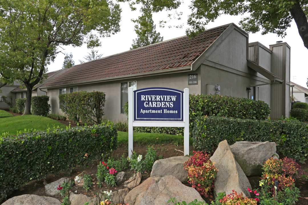 Riverview Gardens Apartments in Fresno, CA - Building Photo