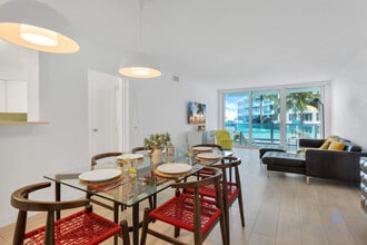 5151 Collins Ave in Miami, FL - Building Photo - Building Photo