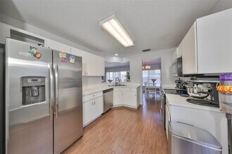 1204 Sawdust Ct in Valrico, FL - Building Photo - Building Photo