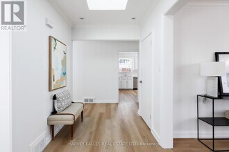 414 The Kingsway in Toronto, ON - Building Photo - Building Photo