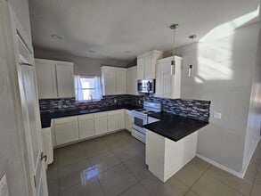 3805 Gia St in Laredo, TX - Building Photo - Building Photo