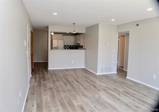 832 Bloomfield Village Blvd, Unit F in Auburn Hills, MI - Building Photo - Building Photo