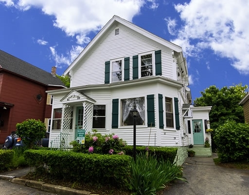 39 Farmland Rd in Lowell, MA - Building Photo