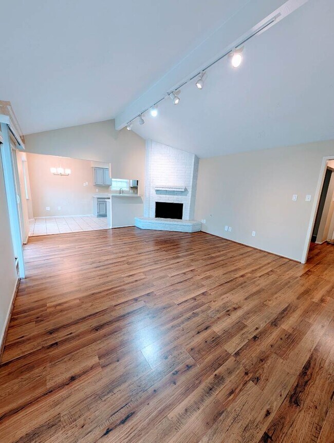 property at 39 S Woodstock Cir Dr