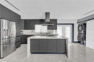 500 SW 64th Pkwy in Pembroke Pines, FL - Building Photo - Building Photo