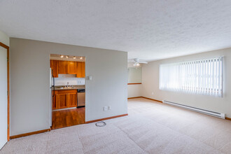 RidgeView Towers in Monroeville, PA - Foto de edificio - Interior Photo