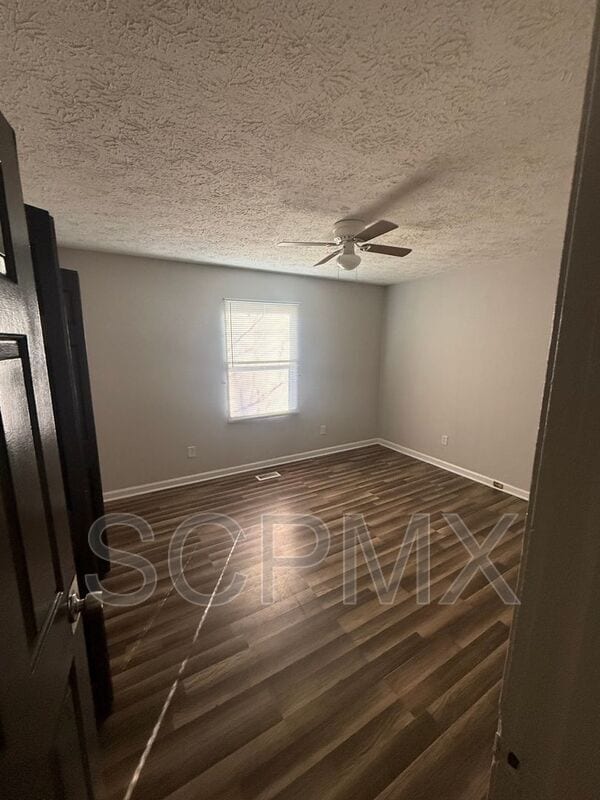 5914 Amberly Ln in Charlotte, NC - Building Photo - Building Photo