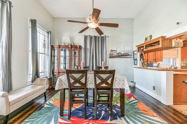 1421 Winnie St in Galveston, TX - Building Photo - Building Photo