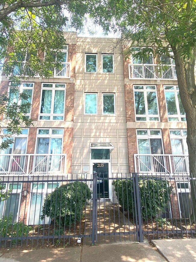 property at 2135 N Southport Ave