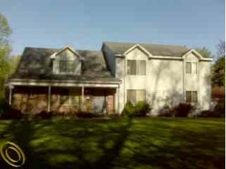 115 Village Ct in Ortonville, MI - Building Photo