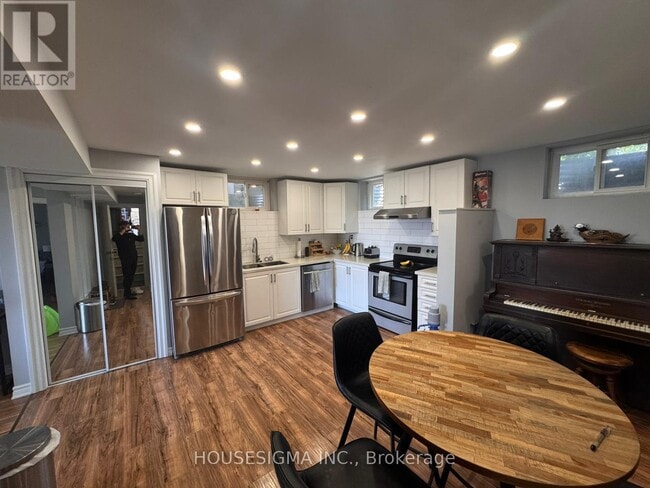 property at 116 Grandview St S