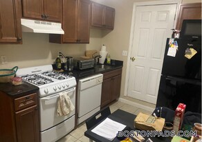 28 Fleet St, Unit 9 in Boston, MA - Building Photo