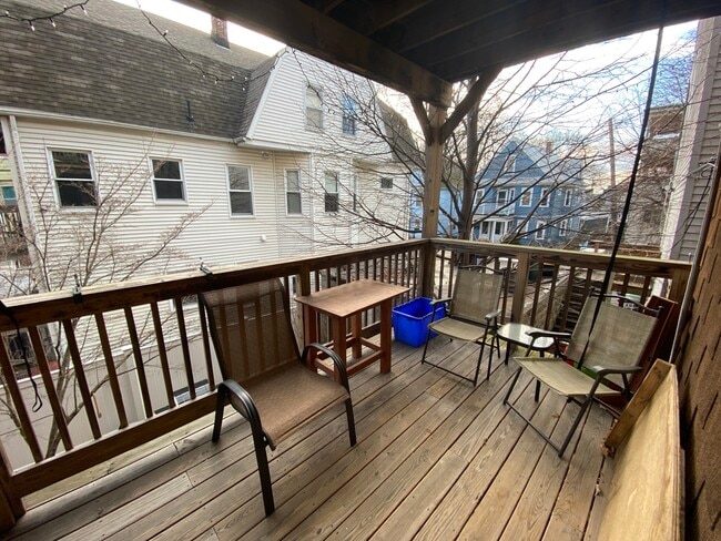 294 Highland Ave, Unit 1 in Somerville, MA - Building Photo - Building Photo