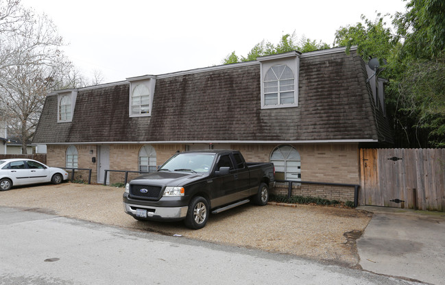 101 Barnes St in Kaufman, TX - Foto de edificio - Building Photo