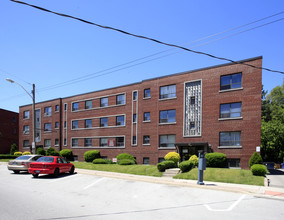 12 Anglesey Blvd in Toronto, ON - Building Photo - Primary Photo