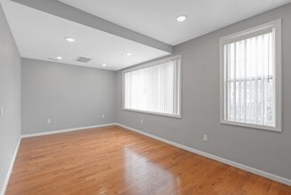 164 Avenue B in Bayonne, NJ - Building Photo - Building Photo