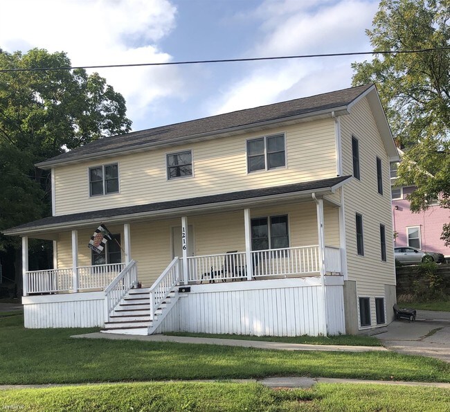 1216 W Michigan Ave Rentals in Kalamazoo, MI