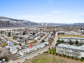 233 Sherwood Drive in Kamloops, BC - Building Photo - Building Photo