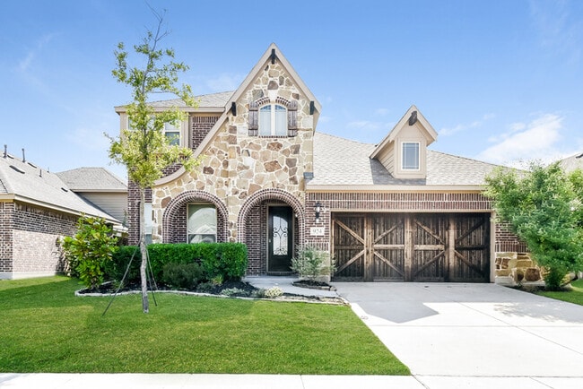 property at 924 Honey Locust Dr