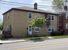 1040 N 68th St, Unit 1040 in Wauwatosa, WI - Building Photo