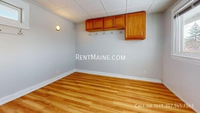 18 Main Rd, Unit 16 in Holden, ME - Foto de edificio - Building Photo