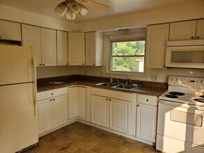 163 Miron Ave, Unit 163 in Weirton, WV - Foto de edificio - Building Photo