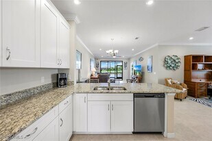 9393 Pocida Ct in Naples, FL - Building Photo