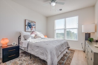 2929 on Mayfair in Wauwatosa, WI - Building Photo - Interior Photo