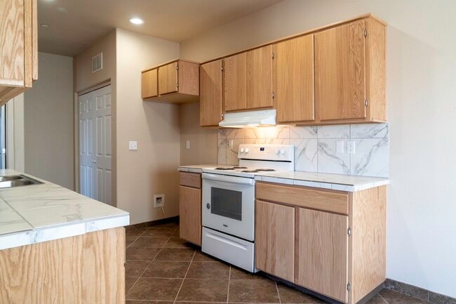 2878 Jamaica Blvd S, Unit C101