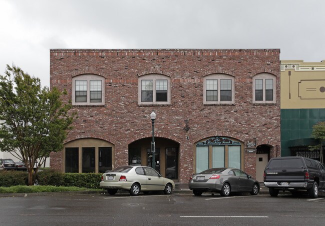 963-967 B St in Hayward, CA - Building Photo - Building Photo