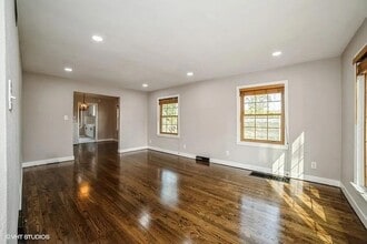325 Fairbanks Pl in Munster, IN - Building Photo - Building Photo
