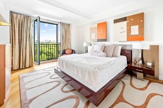 160 Central Park S in New York, NY - Building Photo - Building Photo