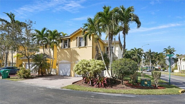 5486 NW 112th Path in Doral, FL - Building Photo - Building Photo