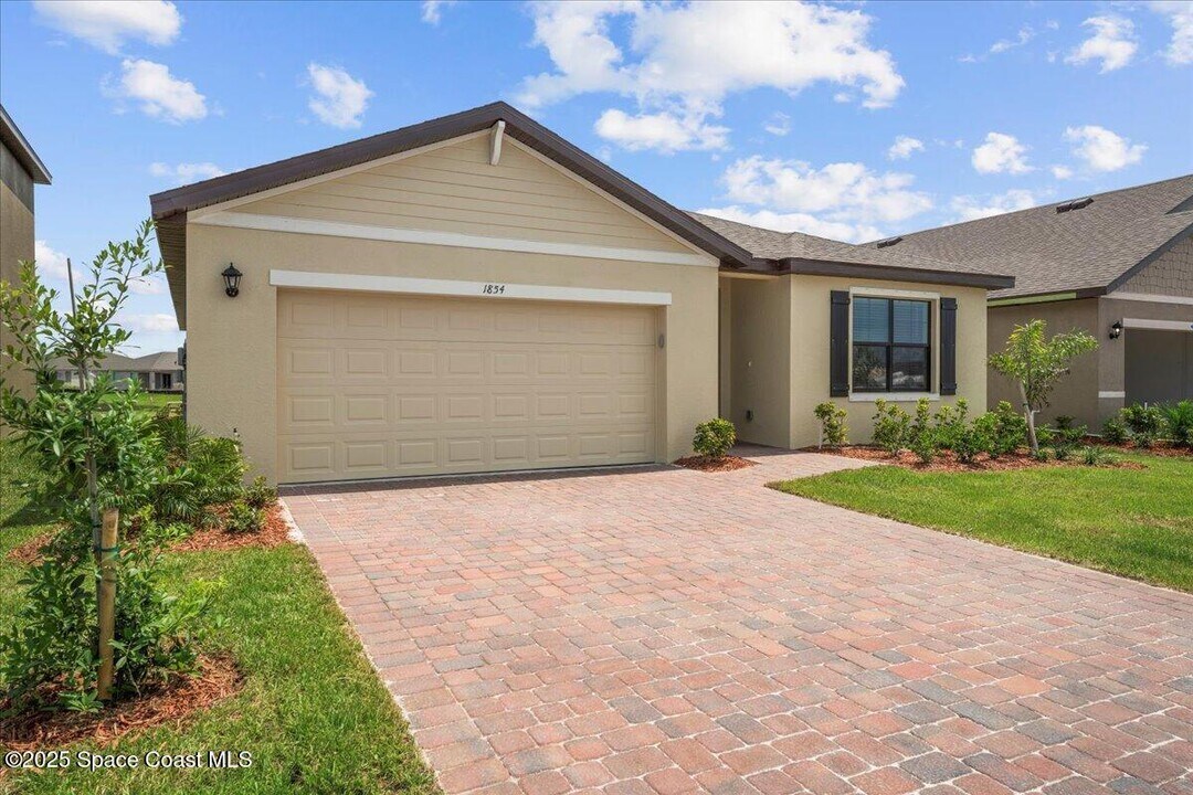 1854 Capital Dr in Palm Bay, FL - Building Photo