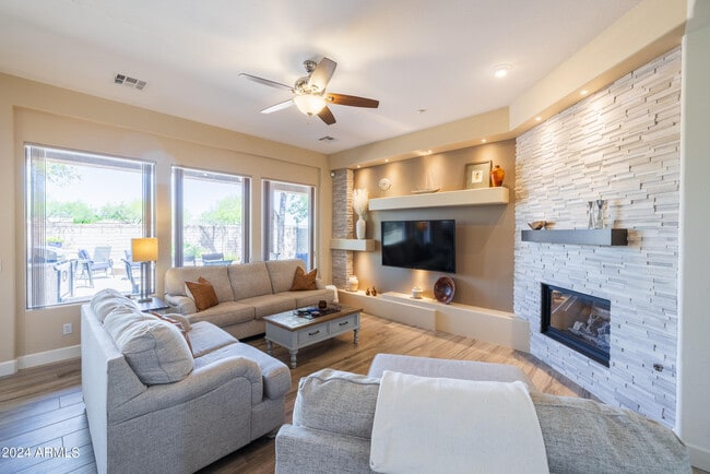 12368 W Hedge Hog Pl in Peoria, AZ - Building Photo - Building Photo