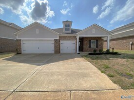 4220 Textile Ln in Huntsville, AL - Building Photo