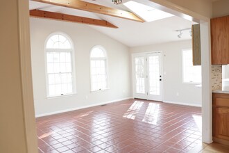 35 Highpoint Rd in Woodbury, CT - Building Photo - Building Photo